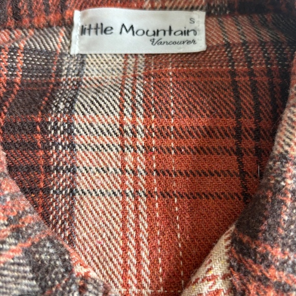 Oversized plaid shirt, size small - Picture 2 of 2